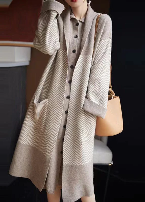 Embroidered women's cotton coats in a bohemian pattern for a unique designLoose Beige V Neck Pockets Patchwork Loose Long Coat Fall Embroidered women's cotton coats in a bohemian pattern for a unique designLoose Beige V Neck Pockets Patchwork Loose Long Coat Fall