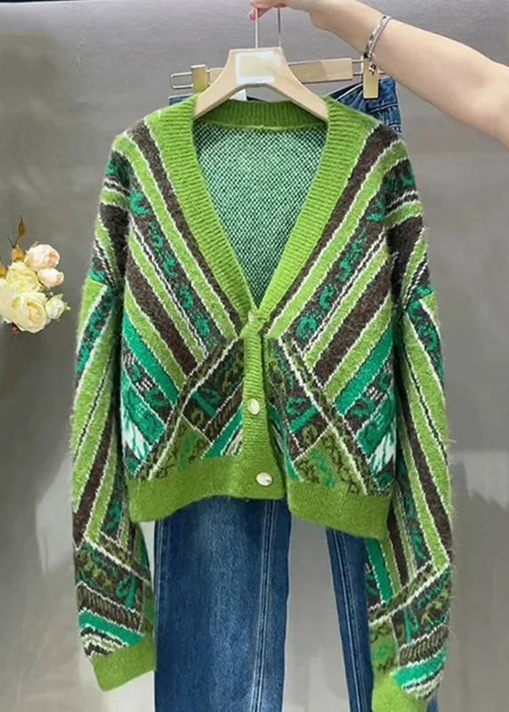 Long women's mac coats in a lightweight fabric for spring showersLoose Green V Neck Button Patchwork Knit Coats Fall Long women's mac coats in a lightweight fabric for spring showersLoose Green V Neck Button Patchwork Knit Coats Fall