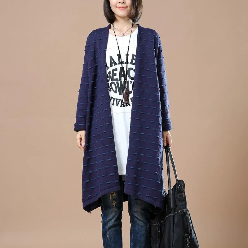 Long women's mac coats in a lightweight fabric for spring showersNavy dotted sweater cardigans long knit coats Long women's mac coats in a lightweight fabric for spring showersNavy dotted sweater cardigans long knit coats