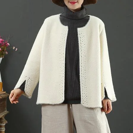 Checkered women's wool coats in a classic pattern for a timeless styleNew white Woolen Coat Women Loose fitting medium length coat side open sleeve o neck coats Checkered women's wool coats in a classic pattern for a timeless styleNew white Woolen Coat Women Loose fitting medium length coat side open sleeve o neck coats