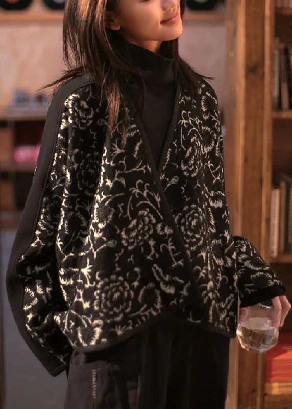 Embroidered women's cotton coats in a bohemian pattern for a unique designRetro Black V Neck Jacquard Patchwork Woolen Short Coat Winter Embroidered women's cotton coats in a bohemian pattern for a unique designRetro Black V Neck Jacquard Patchwork Woolen Short Coat Winter