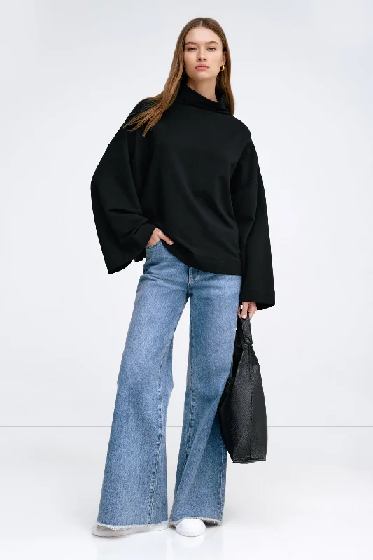 Women's zip - up sweatshirt in pastel blue for a soft and stylish outfitAmanda Sweatshirt Women's zip - up sweatshirt in pastel blue for a soft and stylish outfitAmanda Sweatshirt