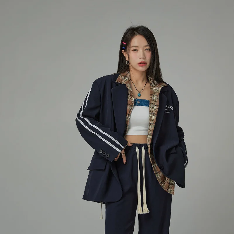Women's bomber jackets with a holographic finish for a futuristic and eye - catching lookLoose Fit Love Is Universal Blazer Jacket Women's bomber jackets with a holographic finish for a futuristic and eye - catching lookLoose Fit Love Is Universal Blazer Jacket