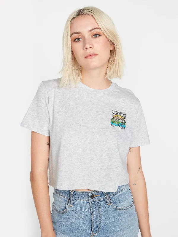 Women's cropped leather jackets with silver zippers for a punk - inspired outfitEnernet Short Sleeve Tee - Light Grey Women's cropped leather jackets with silver zippers for a punk - inspired outfitEnernet Short Sleeve Tee - Light Grey