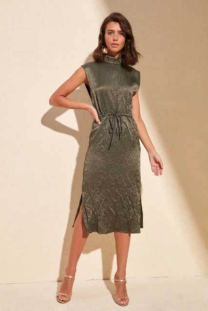 Pleated Women Dress with a Timeless and Elegant TextureGreta Crinkled Dress Green