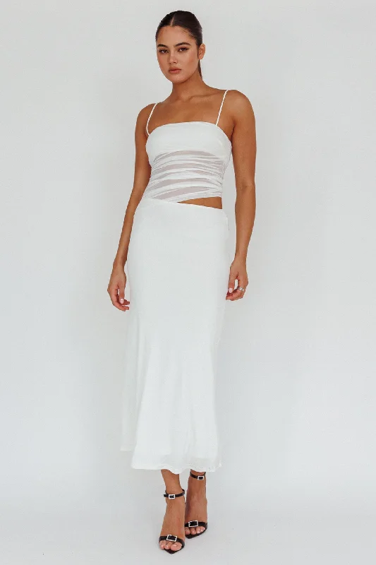 Mermaid - Style Women Dress with a Fitted Silhouette for Special OccasionsLorely Ruched Bodice Midi Dress Vanilla Mermaid - Style Women Dress with a Fitted Silhouette for Special OccasionsLorely Ruched Bodice Midi Dress Vanilla