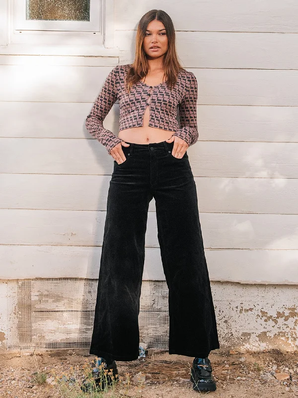 Women's cropped leather jackets with a fringe detail for a western - inspired outfitRoad Stop Trouser Pants - Black Women's cropped leather jackets with a fringe detail for a western - inspired outfitRoad Stop Trouser Pants - Black