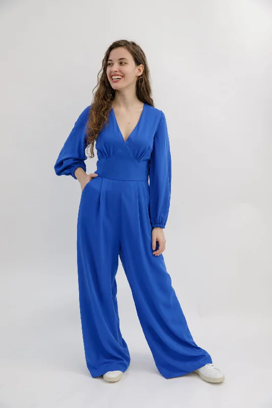 Satin women jumpsuits for a luxurious and elegant feelSew Love Patterns Springe Jumpsuit Sleeve Extension Satin women jumpsuits for a luxurious and elegant feelSew Love Patterns Springe Jumpsuit Sleeve Extension
