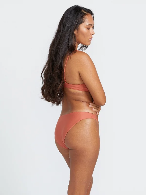 Women's quilted puffer jackets in a cropped silhouette for a modern twistSimply Seamless Full Bikini Bottom - Rosewood Women's quilted puffer jackets in a cropped silhouette for a modern twistSimply Seamless Full Bikini Bottom - Rosewood