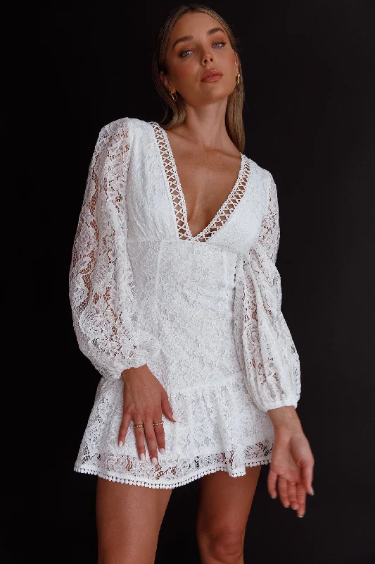 Off - the - Shoulder Women Dress for a Romantic and Feminine LookSummer Wine Long Sleeve Lace Dress White