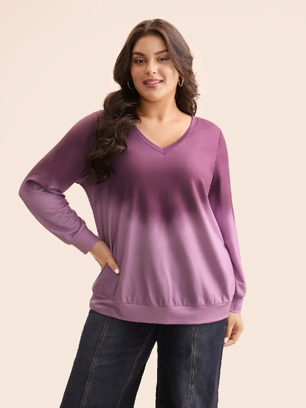 Women's hoodie with a kangaroo pocket and a pom - pom drawstring for added charmV Neck Gradient Dyeing Sweatshirt Women's hoodie with a kangaroo pocket and a pom - pom drawstring for added charmV Neck Gradient Dyeing Sweatshirt