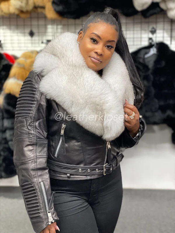 Women's bomber jackets with floral embroidery for a feminine and unique designWomen's Trey Biker Black Oversized Fox Collar [Natural White Fur]