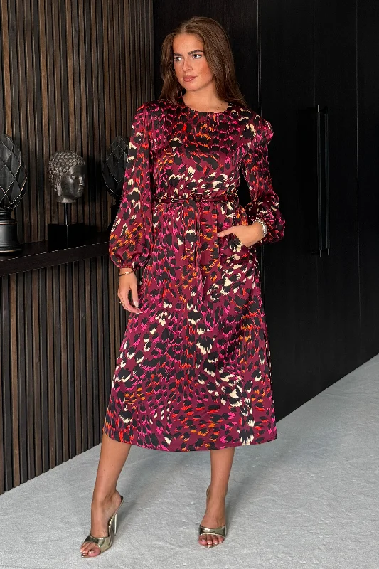 Midi dresses with geometric cutouts for a contemporary and edgy lookFay Padded Shoulder Long Sleeve Midi Dress Berry Leopard Midi dresses with geometric cutouts for a contemporary and edgy lookFay Padded Shoulder Long Sleeve Midi Dress Berry Leopard