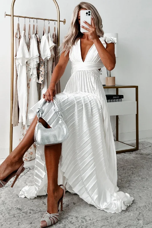 Maxi dresses with a gathered skirt for a voluminous and dramatic effectOpulent Occasion Pleated Ruffle Maxi Dress (White) Maxi dresses with a gathered skirt for a voluminous and dramatic effectOpulent Occasion Pleated Ruffle Maxi Dress (White)