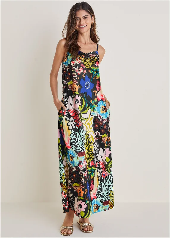 Maxi dresses with a gathered skirt for a voluminous and dramatic effectSleeveless Maxi Dress - Viva La Vida Maxi dresses with a gathered skirt for a voluminous and dramatic effectSleeveless Maxi Dress - Viva La Vida