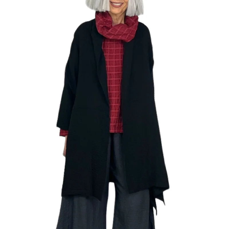Quilted down women's coats with removable hoods for outdoor activitiesTRAVEL CRINKLE GAIA COAT Quilted down women's coats with removable hoods for outdoor activitiesTRAVEL CRINKLE GAIA COAT