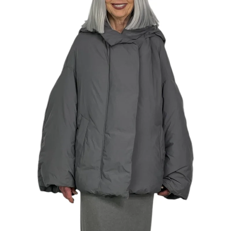 Women's quilted puffer jackets in a cropped silhouette for a modern twistHOODED PUFFER JACKET Women's quilted puffer jackets in a cropped silhouette for a modern twistHOODED PUFFER JACKET