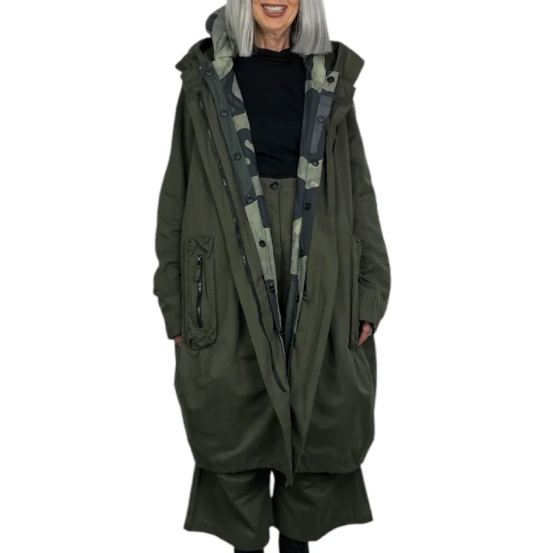 Women's pea coats with brass buttons for a nautical - inspired styleHOODED COAT W/BIG PRINT QUILTED VEST Women's pea coats with brass buttons for a nautical - inspired styleHOODED COAT W/BIG PRINT QUILTED VEST