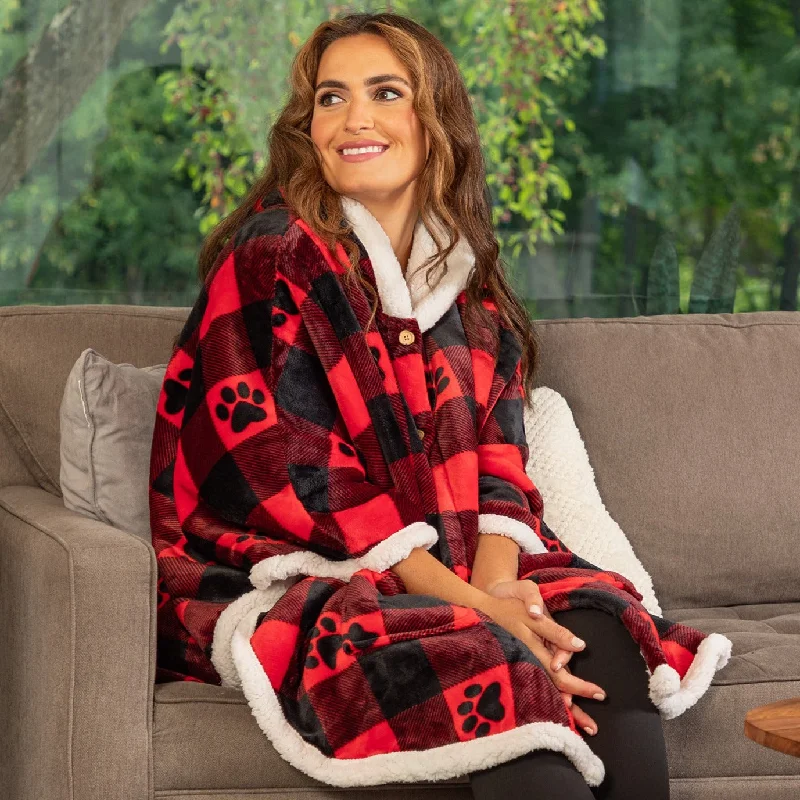 Women's quilted puffer jackets in a cropped silhouette for a modern twistSuper Cozy™ Paw Print Blanket Hoodie Cape Women's quilted puffer jackets in a cropped silhouette for a modern twistSuper Cozy™ Paw Print Blanket Hoodie Cape