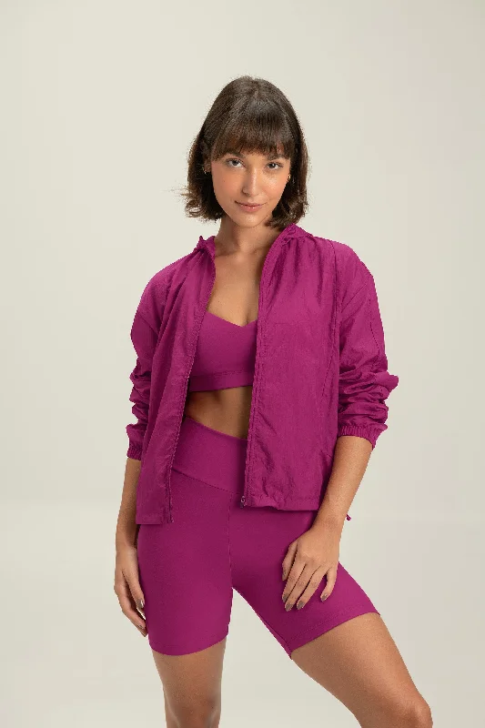 Mid - length women's down coats in a slim fit for a modern and sleek appearanceAir Effect Windbreaker Mid - length women's down coats in a slim fit for a modern and sleek appearanceAir Effect Windbreaker