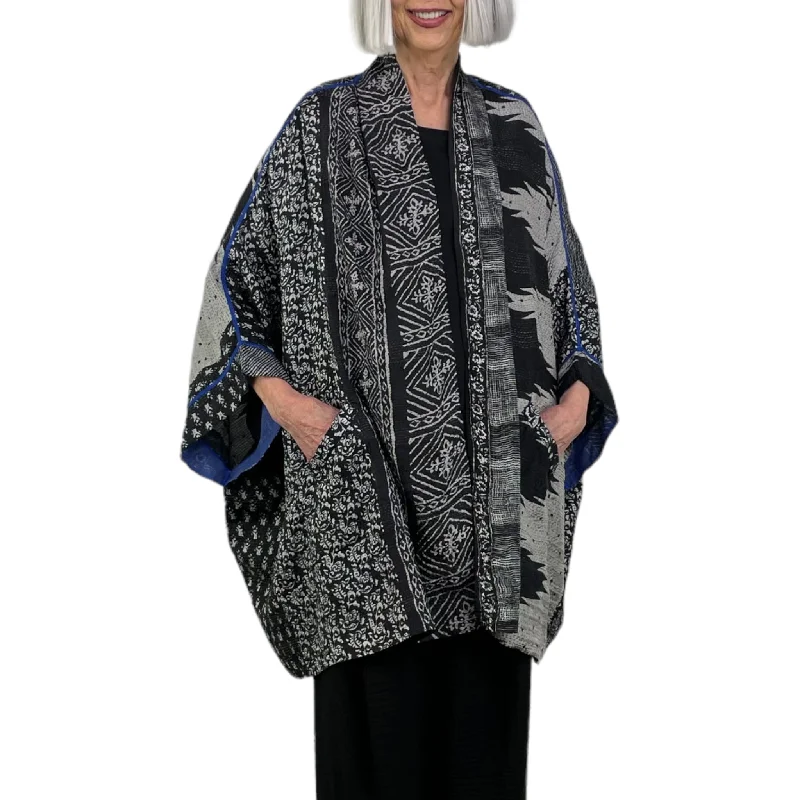 Women's bomber jackets with a holographic finish for a futuristic and eye - catching lookDOUBLE COLLAR PONCHO Women's bomber jackets with a holographic finish for a futuristic and eye - catching lookDOUBLE COLLAR PONCHO