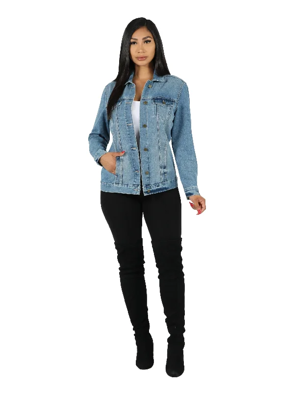 Women's quilted puffer jackets in a cropped silhouette for a modern twistDream Denim Oversized Jacket Women's quilted puffer jackets in a cropped silhouette for a modern twistDream Denim Oversized Jacket