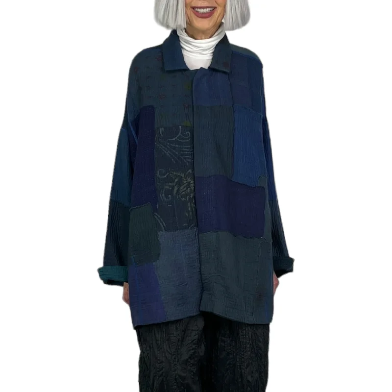 Petite women's wool blend coats with a tailored fit for a flattering silhouetteFRAYED PATCH OVERSIZED MINI COAT Petite women's wool blend coats with a tailored fit for a flattering silhouetteFRAYED PATCH OVERSIZED MINI COAT