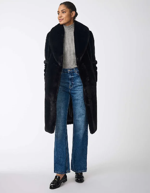 Checkered women's wool coats in a classic pattern for a timeless styleHaven Fur Coat Checkered women's wool coats in a classic pattern for a timeless styleHaven Fur Coat