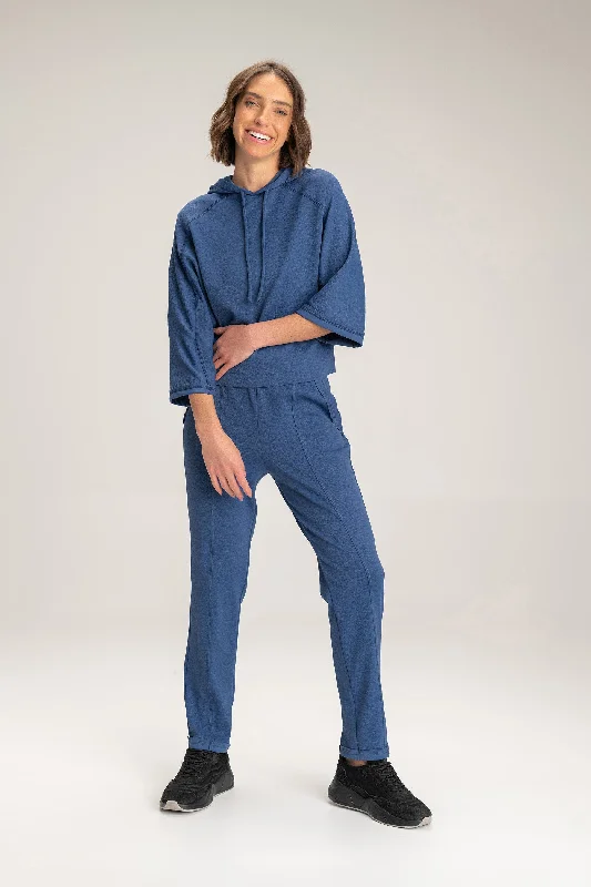 Belted women's cashmere coats in soft pastels for a luxurious feelJacquard Street Maxi Sweartshirt Belted women's cashmere coats in soft pastels for a luxurious feelJacquard Street Maxi Sweartshirt