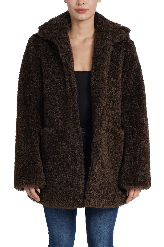 Long women's mac coats in a lightweight fabric for spring showersKayce Faux Fur Coat Long women's mac coats in a lightweight fabric for spring showersKayce Faux Fur Coat