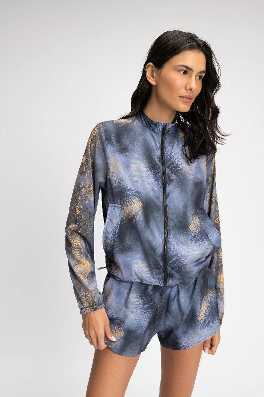 Oversized women's wool coats in a monochromatic look for a trendy outfitMind Jacket