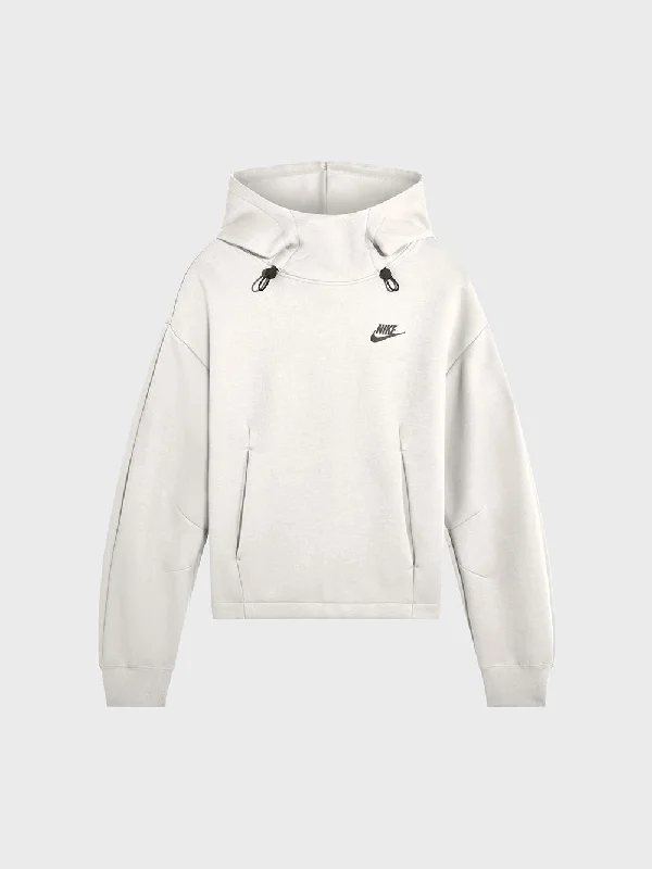 Women's denim jackets with distressed details for a casual and edgy lookNIKE LIGHT GREY SPORTSWEAR TECH FLEECE Women's denim jackets with distressed details for a casual and edgy lookNIKE LIGHT GREY SPORTSWEAR TECH FLEECE