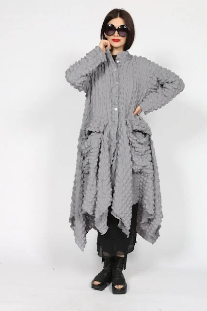 Women's trench coats with a removable belt for customizable stylingNPj4149