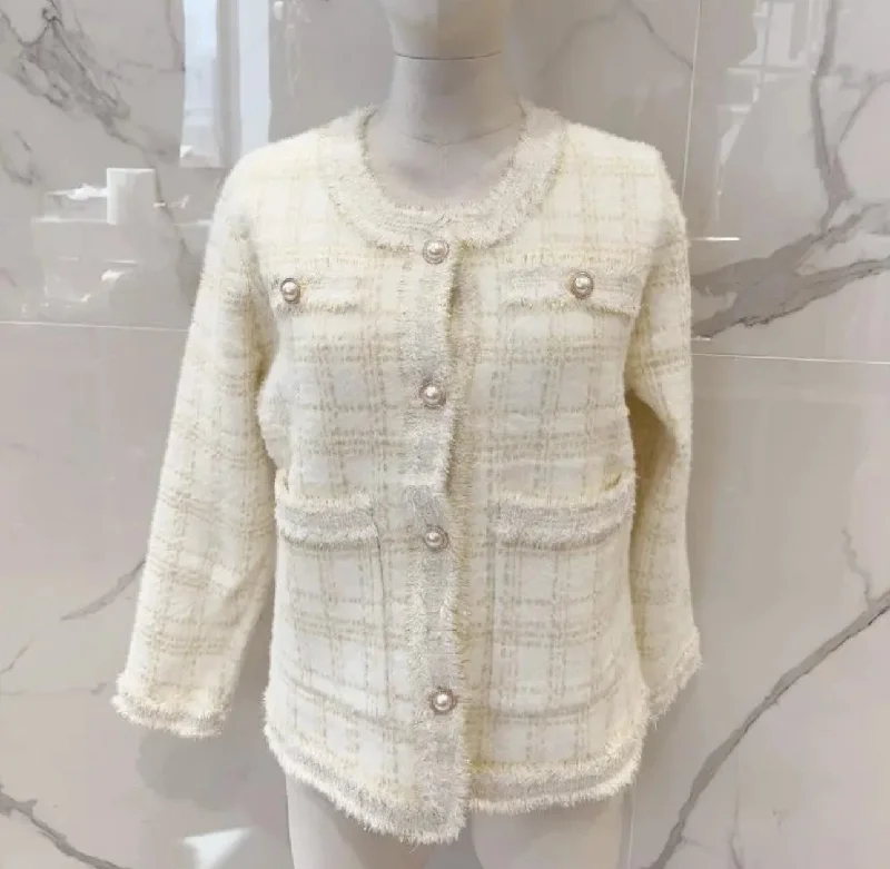 Women's long - length wool blend jackets for a warm and stylish winter lookPearl Button Tweed Jacket Women's long - length wool blend jackets for a warm and stylish winter lookPearl Button Tweed Jacket