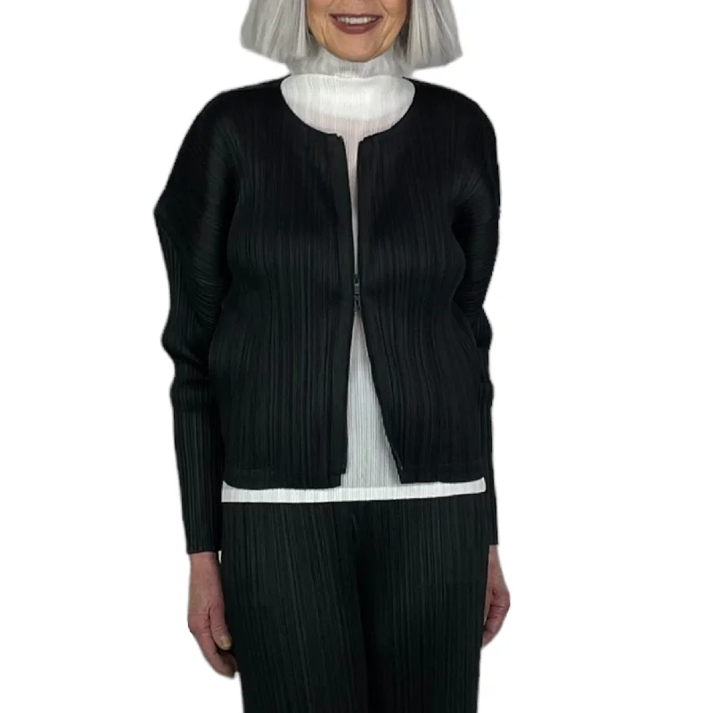 Women's cropped leather jackets with a fringe detail for a western - inspired outfitMC FEBRUARY ZIP JACKET Women's cropped leather jackets with a fringe detail for a western - inspired outfitMC FEBRUARY ZIP JACKET