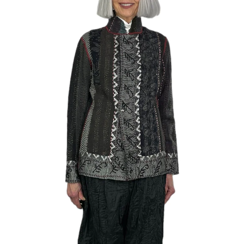 Women's shearling - lined suede jackets for ultimate warmth and luxurySTRIPE RALLIS SIMPLE JACKET Women's shearling - lined suede jackets for ultimate warmth and luxurySTRIPE RALLIS SIMPLE JACKET