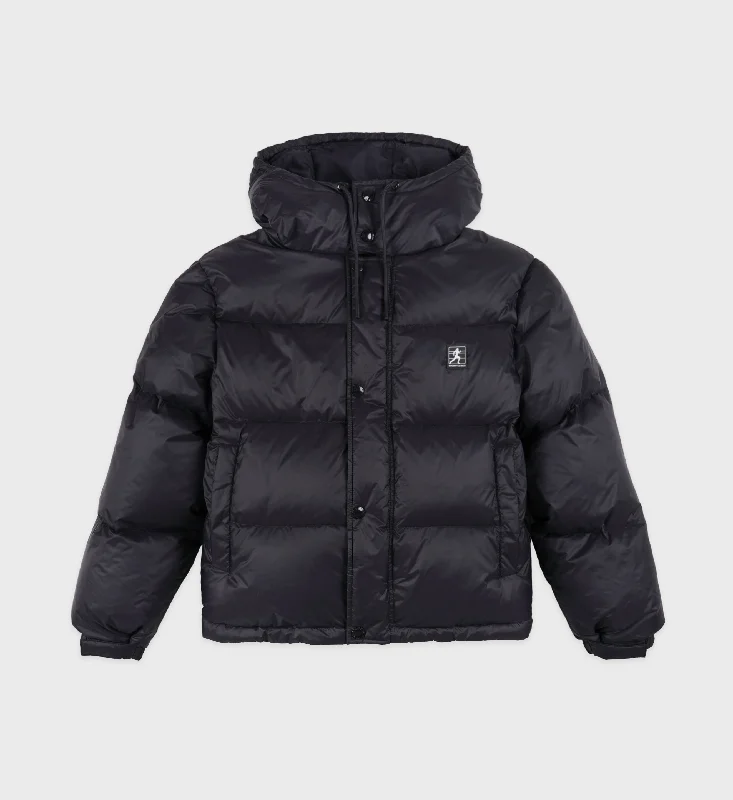 Petite women's wool blend coats with a tailored fit for a flattering silhouetteRunning Woman Puffer Jacket - Black