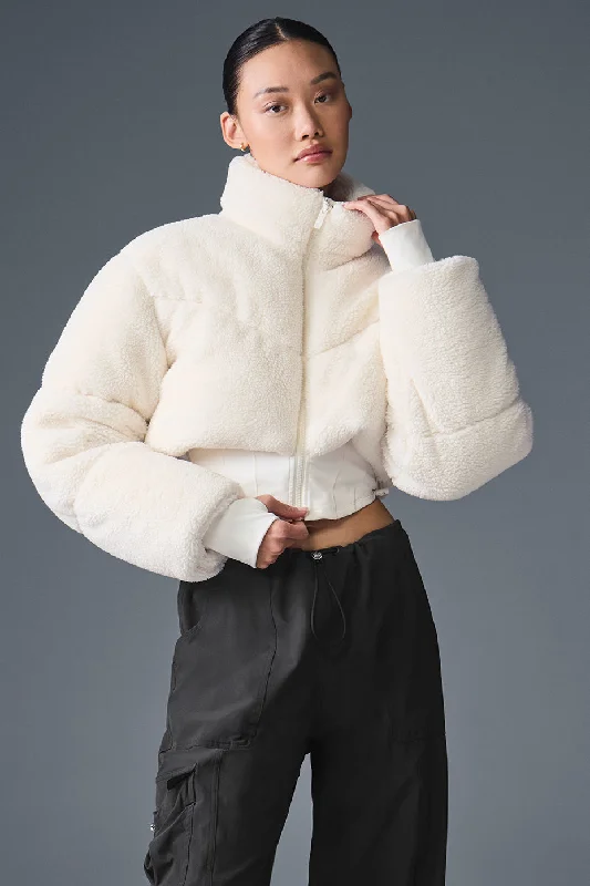 Checkered women's wool coats in a classic pattern for a timeless styleSherpa Main Act Corset Puffer - Ivory Checkered women's wool coats in a classic pattern for a timeless styleSherpa Main Act Corset Puffer - Ivory
