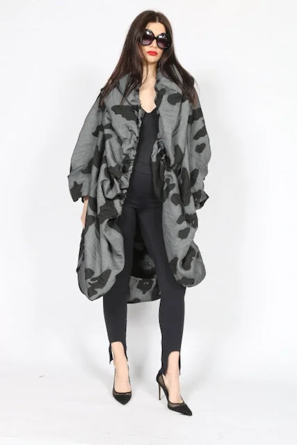 Women's cropped down jackets in bold colors for a sporty and fashionable winter outfitZigi jacket Women's cropped down jackets in bold colors for a sporty and fashionable winter outfitZigi jacket
