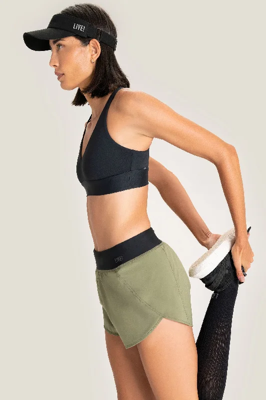 Puffed - sleeve polo shirt for a fashionable silhouetteEssential Run Pro Shorties