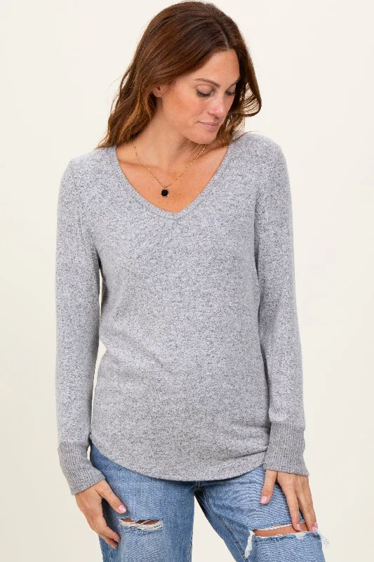 Ribbed Women Long Sleeve Top with a Textured AppealHeather Grey Brushed Knit Relaxed V-Neck Long Sleeve Top Ribbed Women Long Sleeve Top with a Textured AppealHeather Grey Brushed Knit Relaxed V-Neck Long Sleeve Top