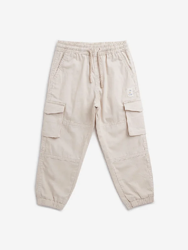 Petite - sized polo shirt with shorter lengthHOP Kids Beige Cargo-Style Mid-Rise Cotton Joggers Petite - sized polo shirt with shorter lengthHOP Kids Beige Cargo-Style Mid-Rise Cotton Joggers
