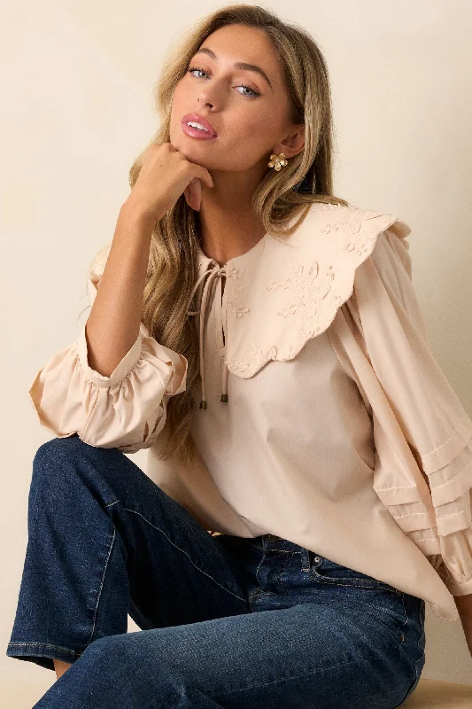 Pocket - Equipped Women Long Sleeve Top for Added FunctionalityWalk With Me Ecru Floral Embroidered Blouse Pocket - Equipped Women Long Sleeve Top for Added FunctionalityWalk With Me Ecru Floral Embroidered Blouse