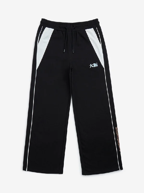 Petite - sized polo shirt with shorter lengthY&F Kids Black Mid-Rise Track Pants