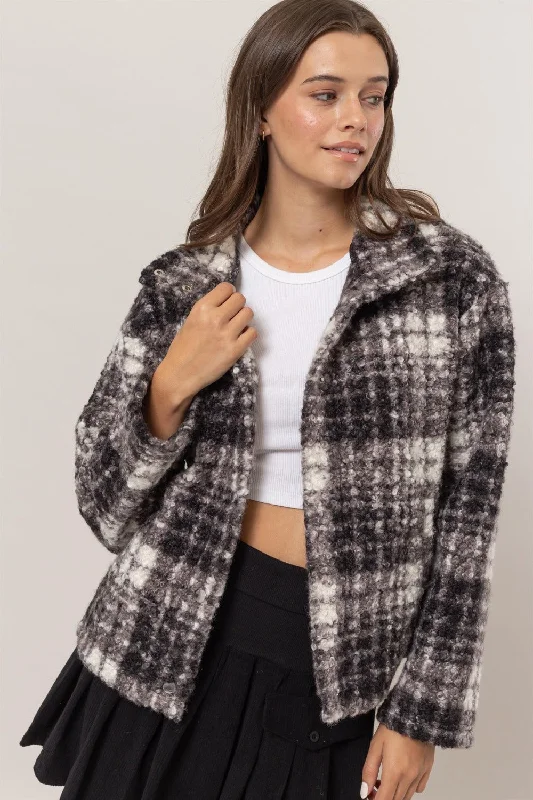 Women's long - length wool blend jackets for a warm and stylish winter lookPlaid Collared Neck Boucle Jacket with Pockets
